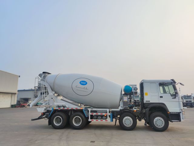 SINOTRUK HOWO 8x4 MIXER TANKER TRUCK