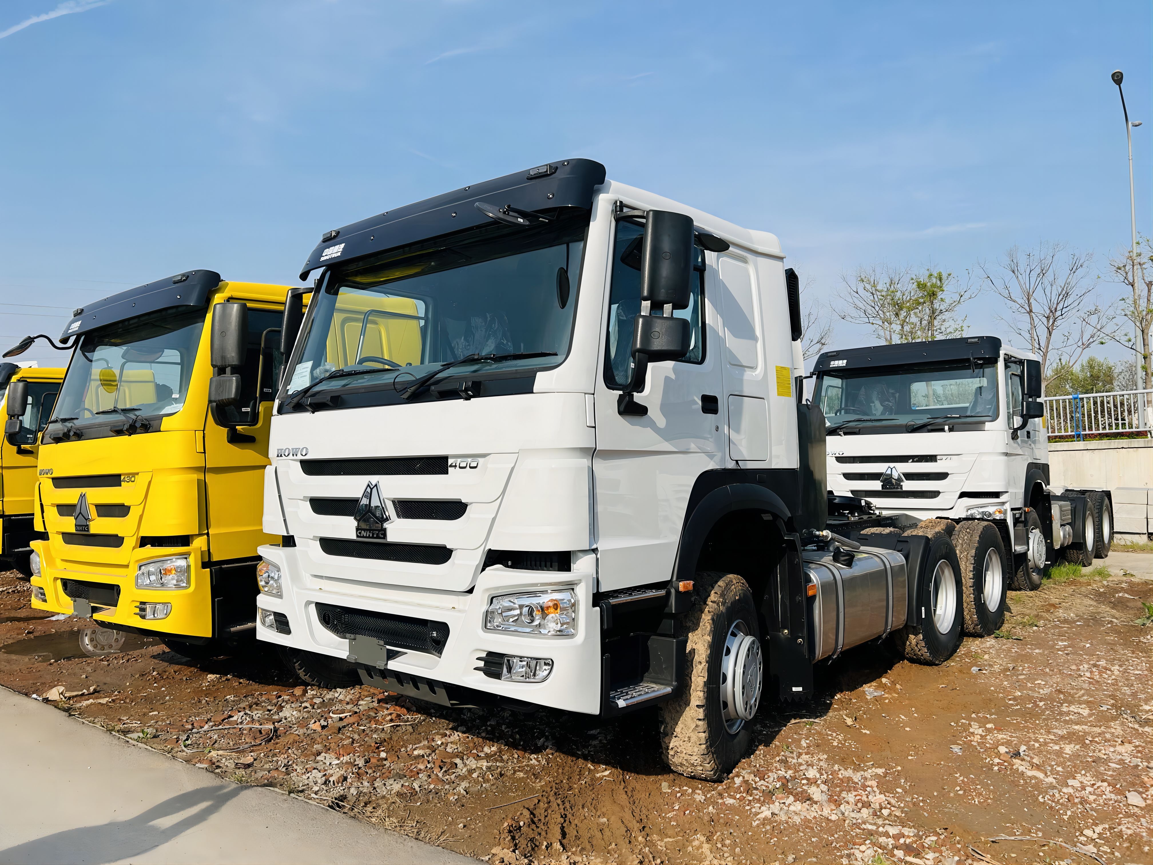 SINOTRUK HOWO 6X4 400HP TRACTOR TRUCK