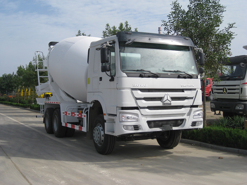 SINOTRUK HOWO 6x4 MIXER TANKER TRUCK