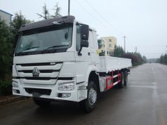 SINOTRUK HOWO 6×4 CARGO TRUCK