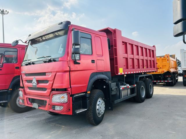 CAMINHÃO BASCULANTE SINOTRUK HOWO 6×4 25T