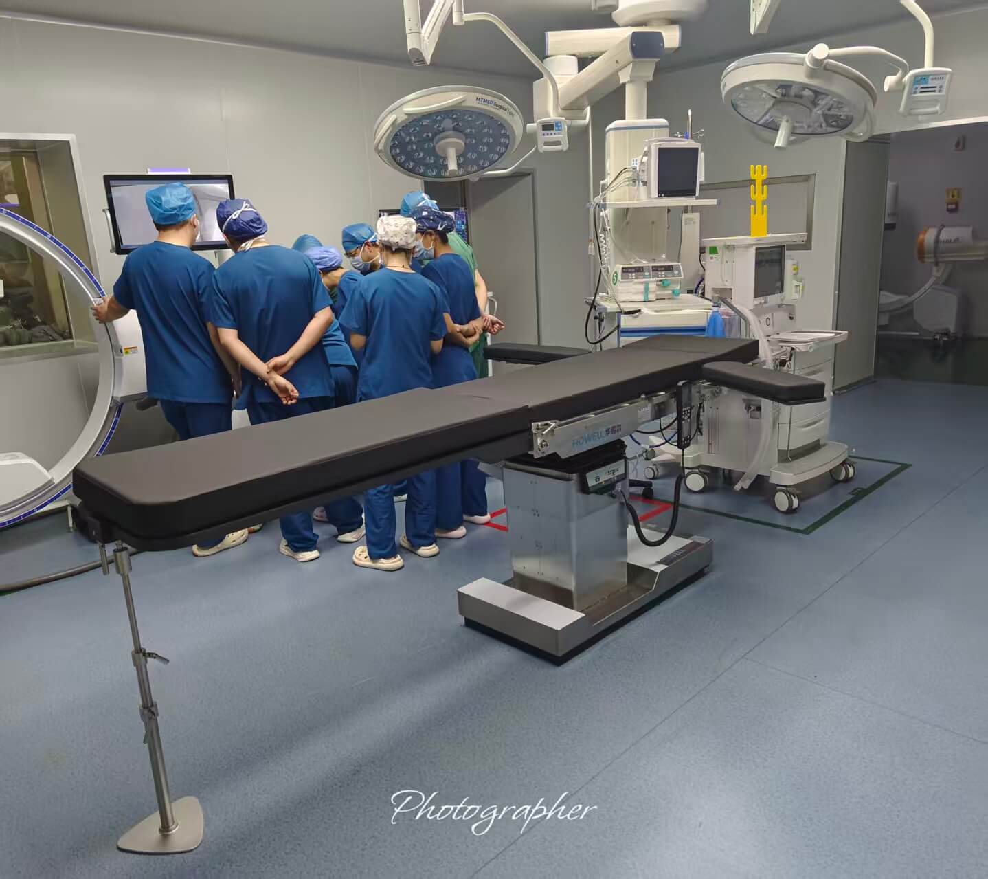 Operating table adapted for C-arm machine