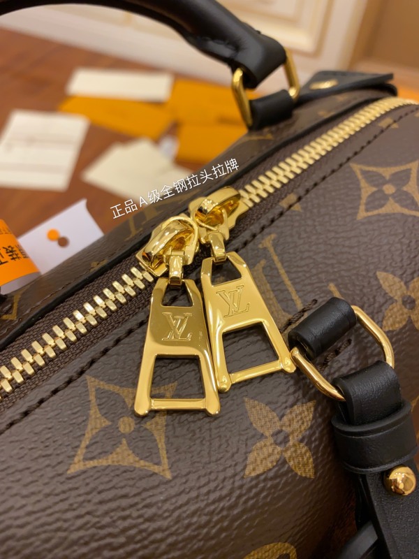Petite Malle Souple handbag