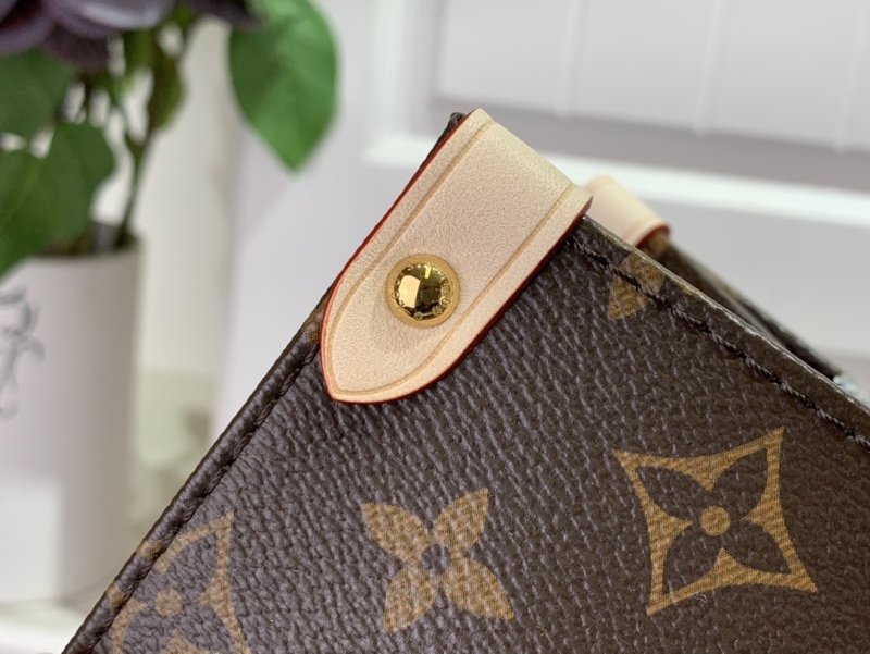 LV x YK ONTHEGO medium handbag