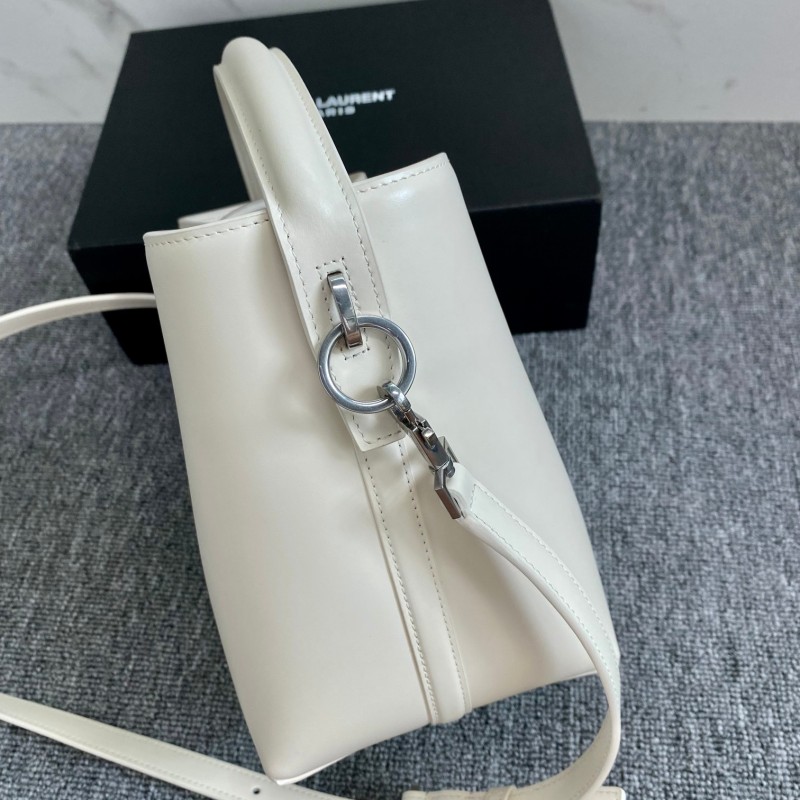 LE 37 SMALL IN SHINY LEATHER BUCKET BAG