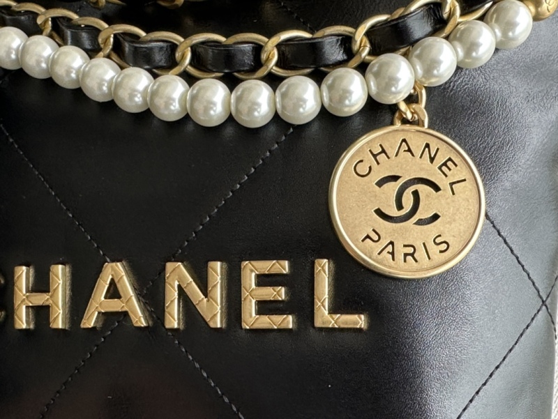 CHANEL 22 MINI HANDBAG