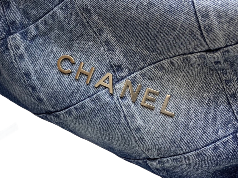 CHANEL 22 HANDBAG