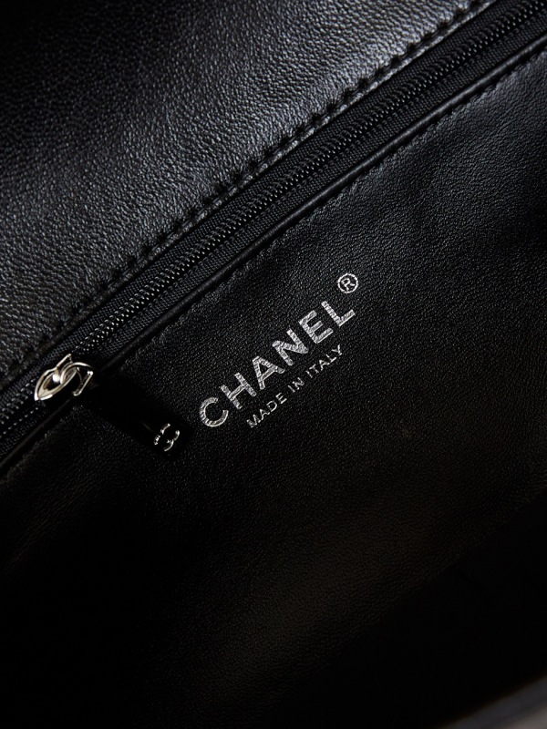 CHANEL PEARL HANDBAG