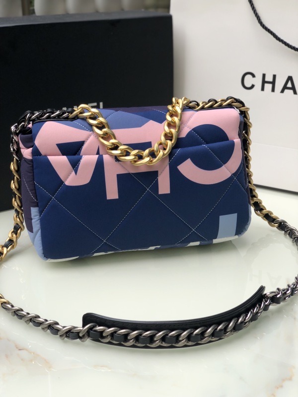 CHANEL 19 HANDBAG