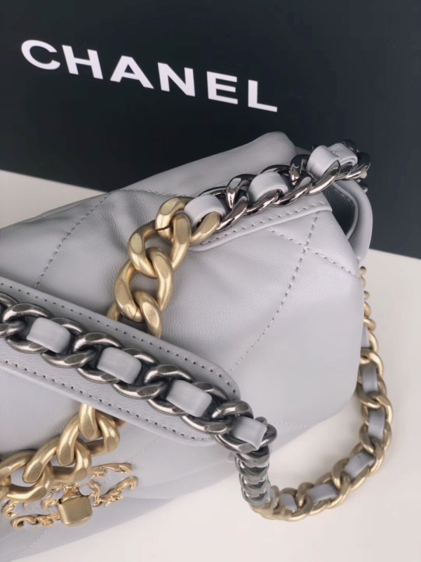 CHANEL 19 HANDBAG