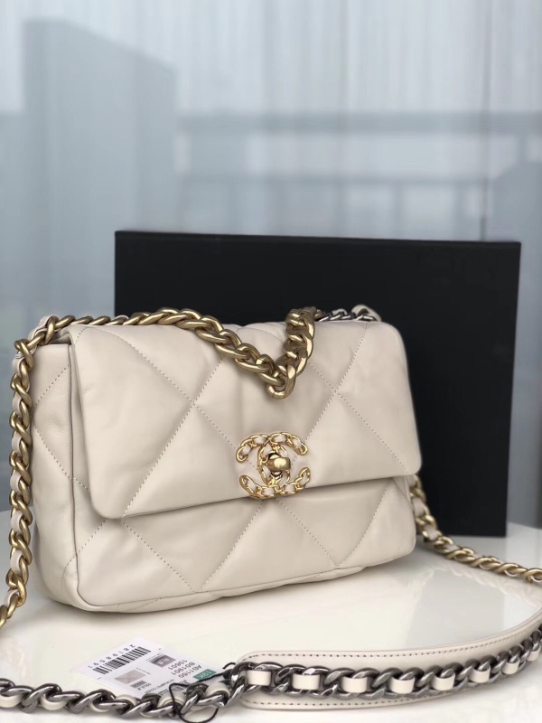 CHANEL 19 HANDBAG