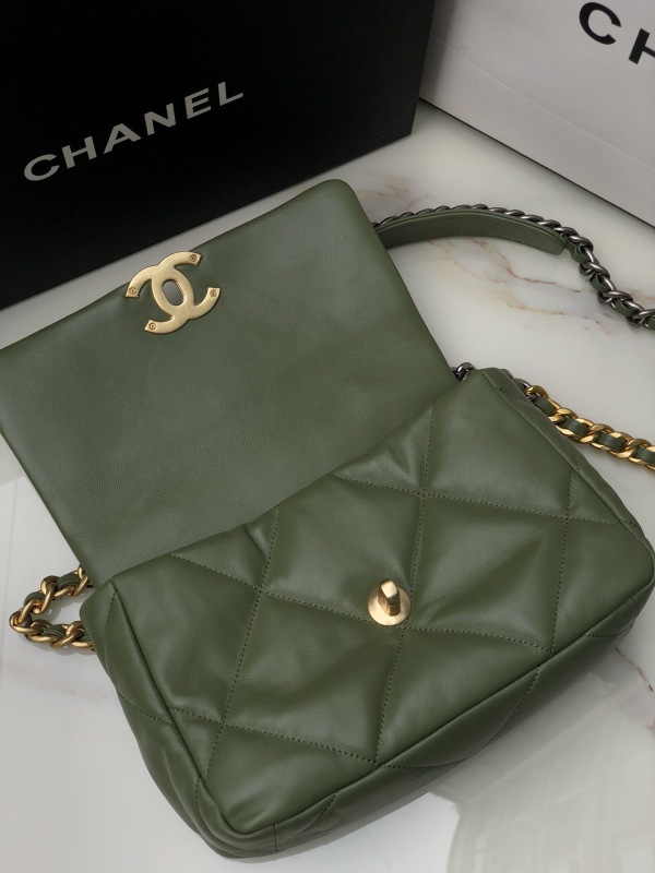 CHANEL 19 HANDBAG