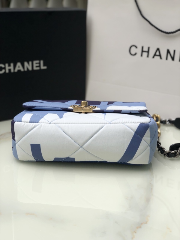 CHANEL 19 HANDBAG