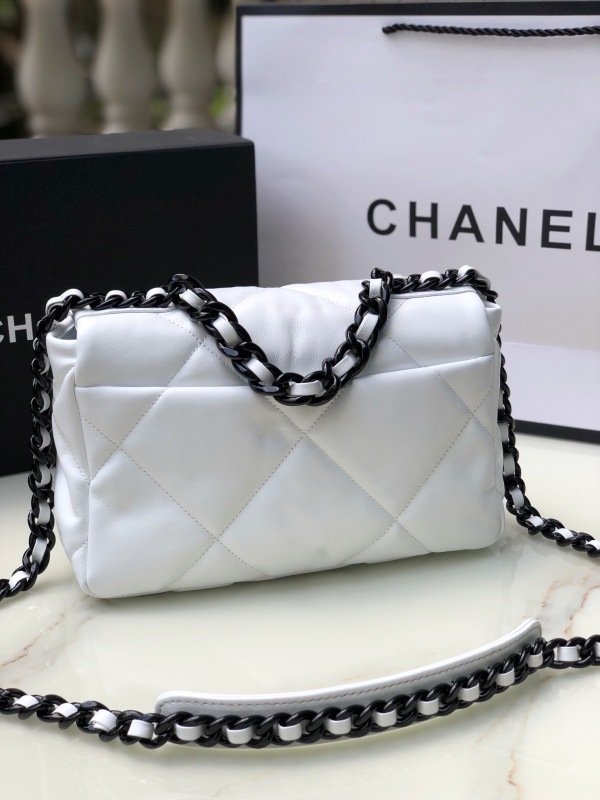 CHANEL 19 HANDBAG