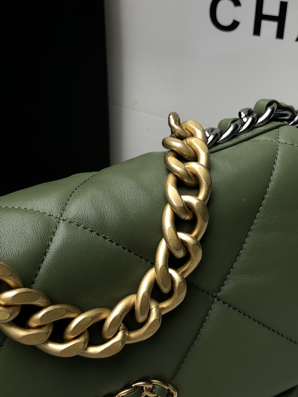 CHANEL 19 HANDBAG