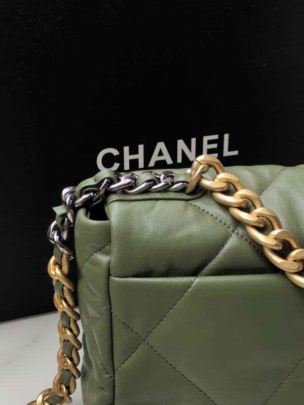 CHANEL 19 HANDBAG