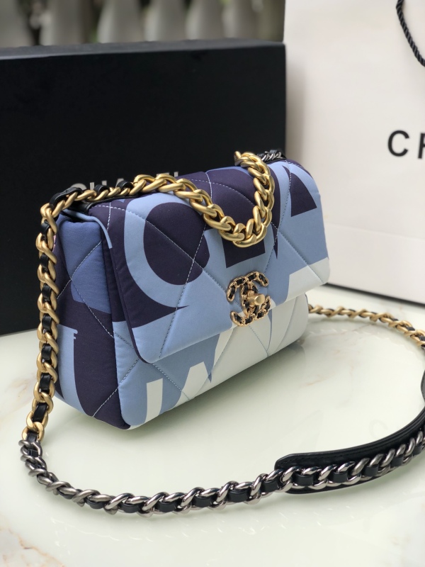 CHANEL 19 HANDBAG