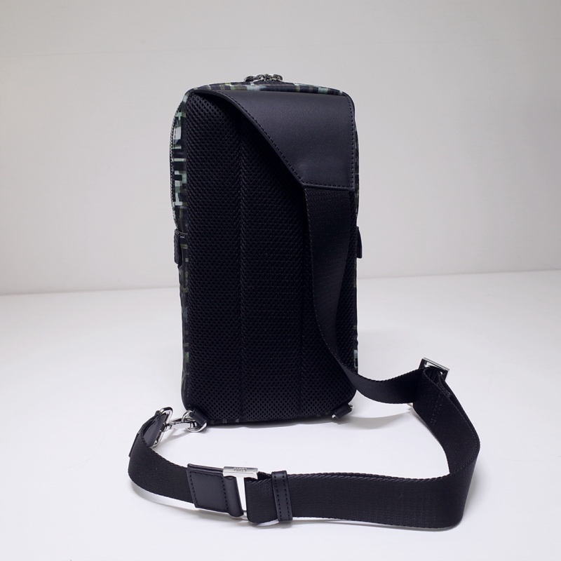 ONE-SHOULDER TRAVEL BACKPACK