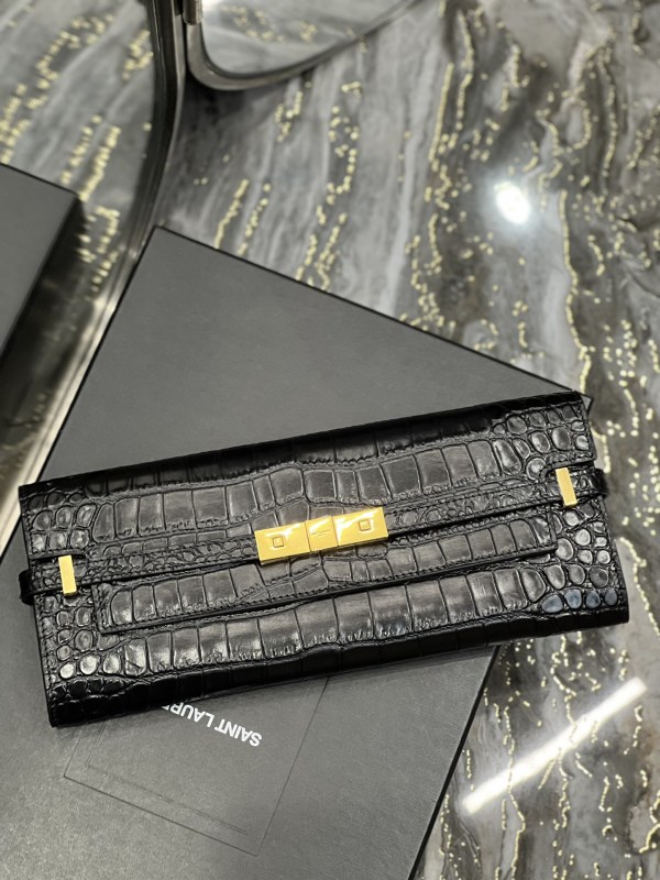 MANHATTAN CLUTCH IN CROCODILE-EMBOSSED LEATHER