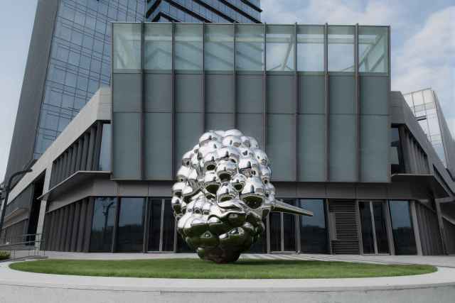 Mirror Polished Outdoor Modern Metal Sculpture