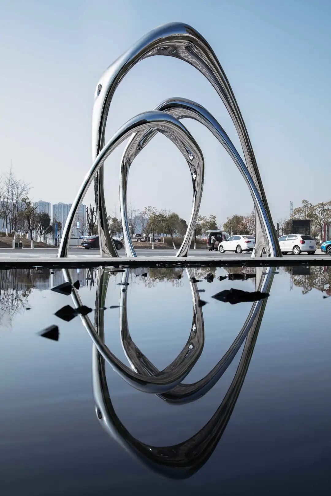 Mirror Polished Outdoor Modern Metal Sculpture