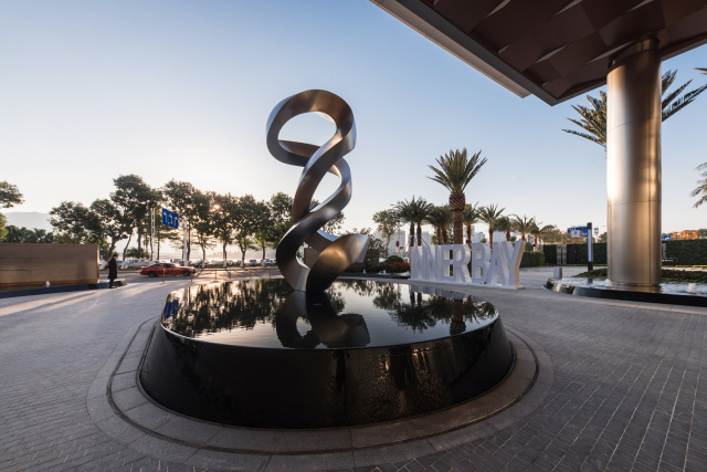 Mirror Polished Outdoor Modern Metal Sculpture