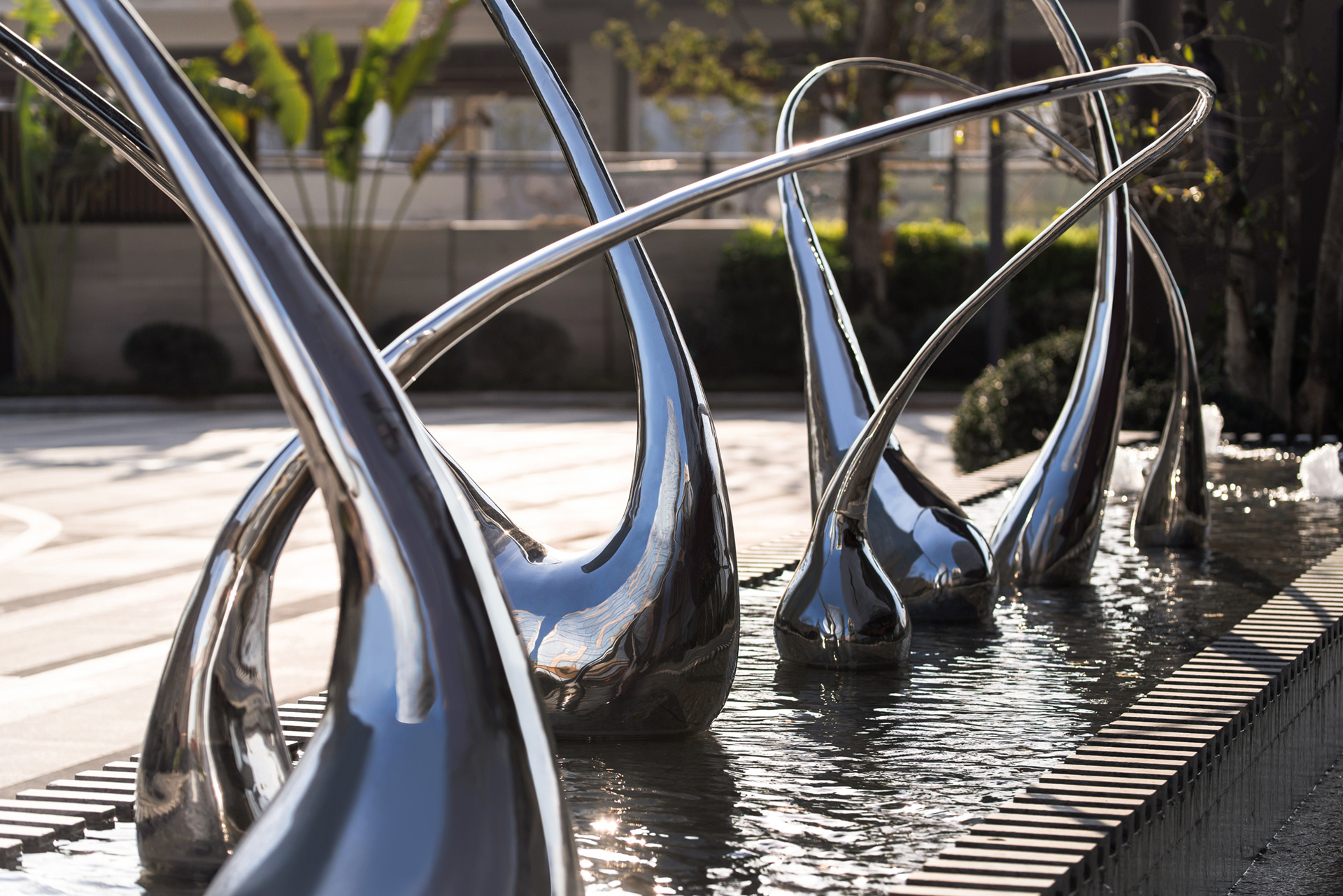 Mirror Polished Outdoor Modern Metal Sculpture