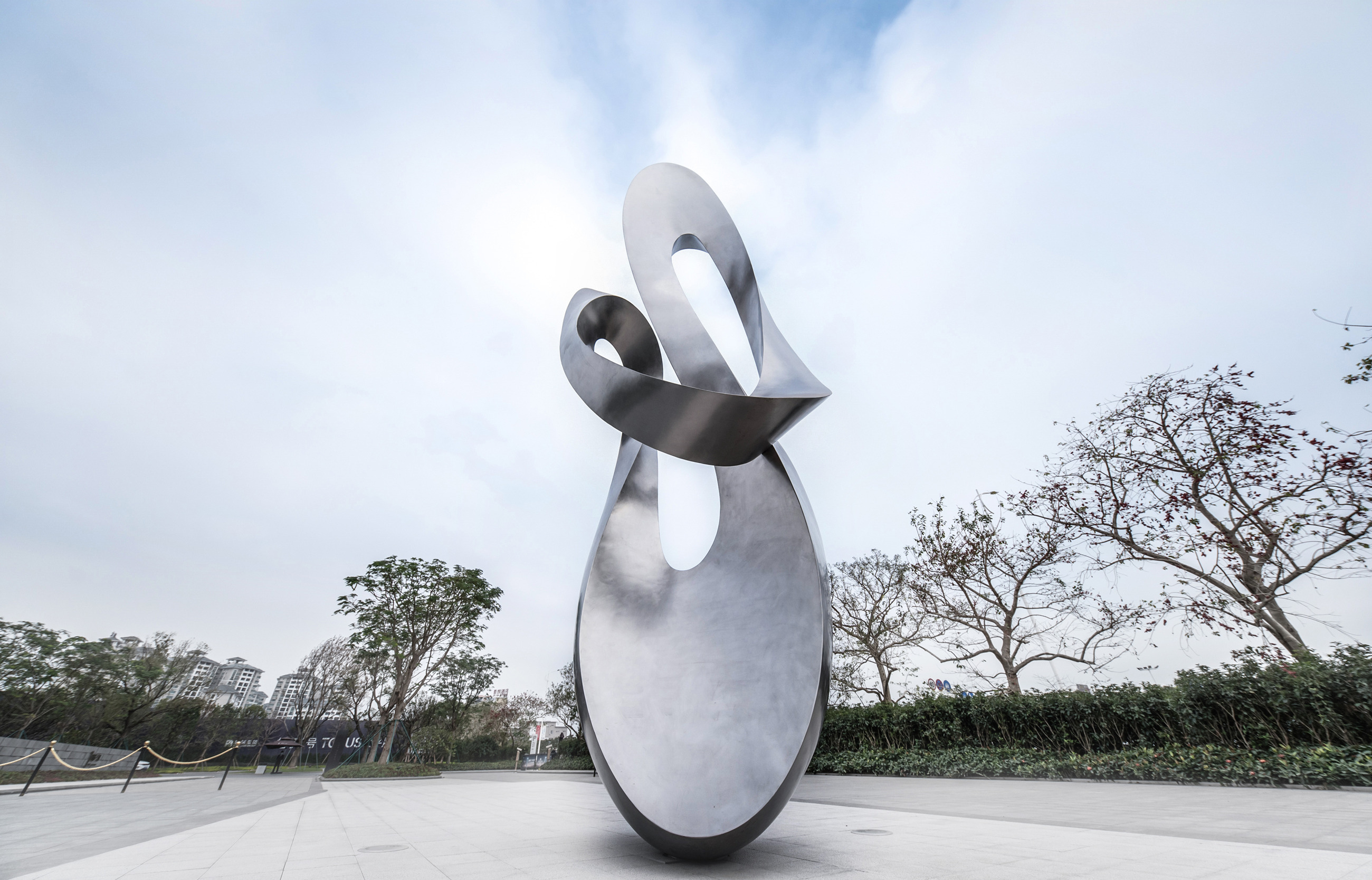Mirror Polished Outdoor Modern Metal Sculpture
