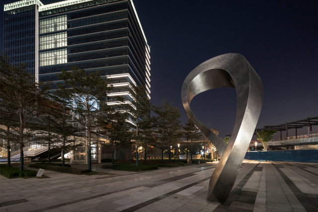 Mirror Polished Outdoor Modern Metal Sculpture
