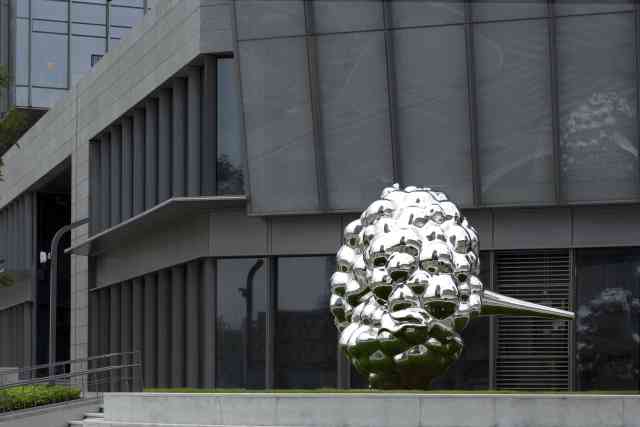 Mirror Polished Outdoor Modern Metal Sculpture