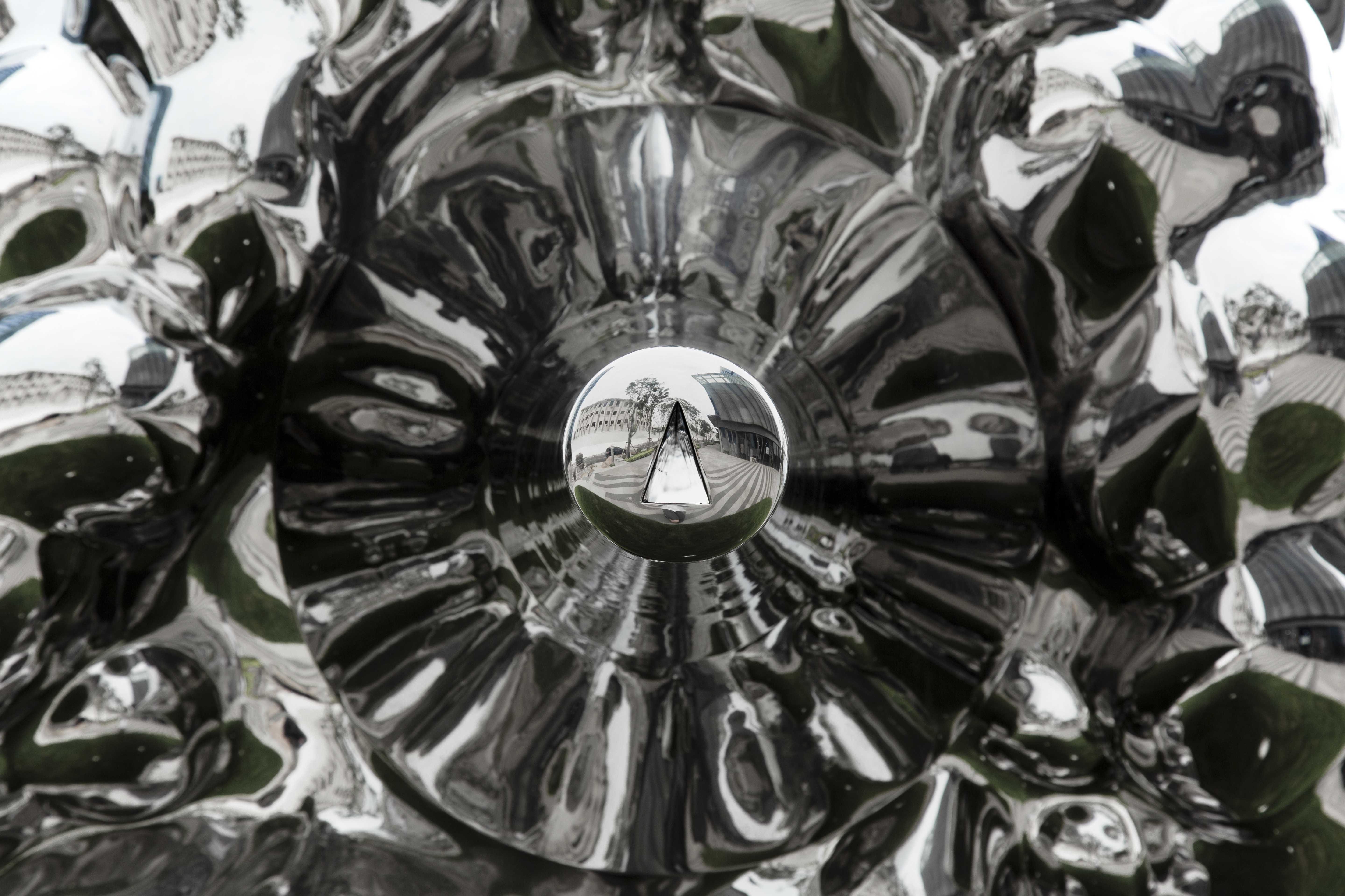 Mirror Polished Outdoor Modern Metal Sculpture