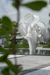 White Modern Metal Art Sculpture For Outdoor