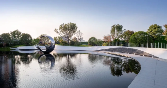 Outdoor Stainless Steel Water Feature Bright Moon Sculpture
