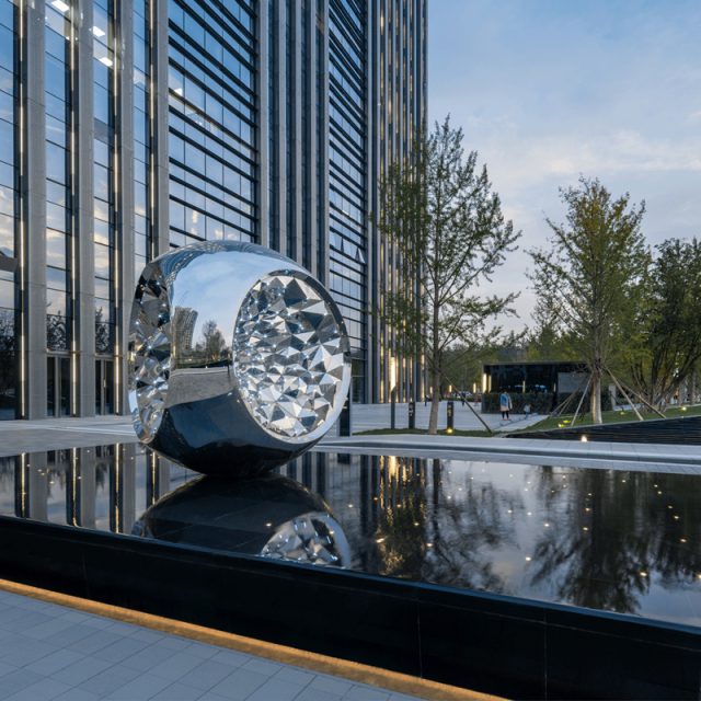 Stainless Steel Modern Outdoor Diamondshine Sculpture Supplier