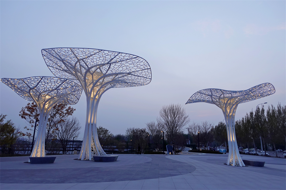 Outdoor Decorative Abstract Metal Tree Sculpture