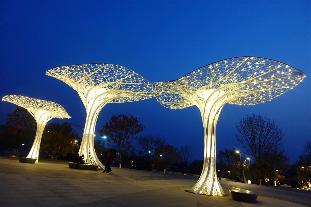 Outdoor Decorative Abstract Metal Tree Sculpture