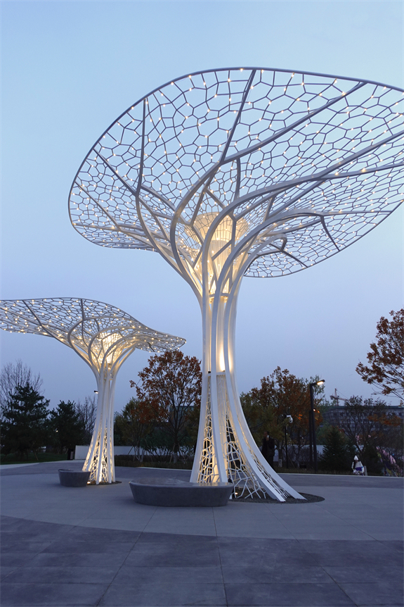 Outdoor Decorative Abstract Metal Tree Sculpture
