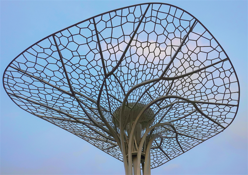 Outdoor Decorative Abstract Metal Tree Sculpture
