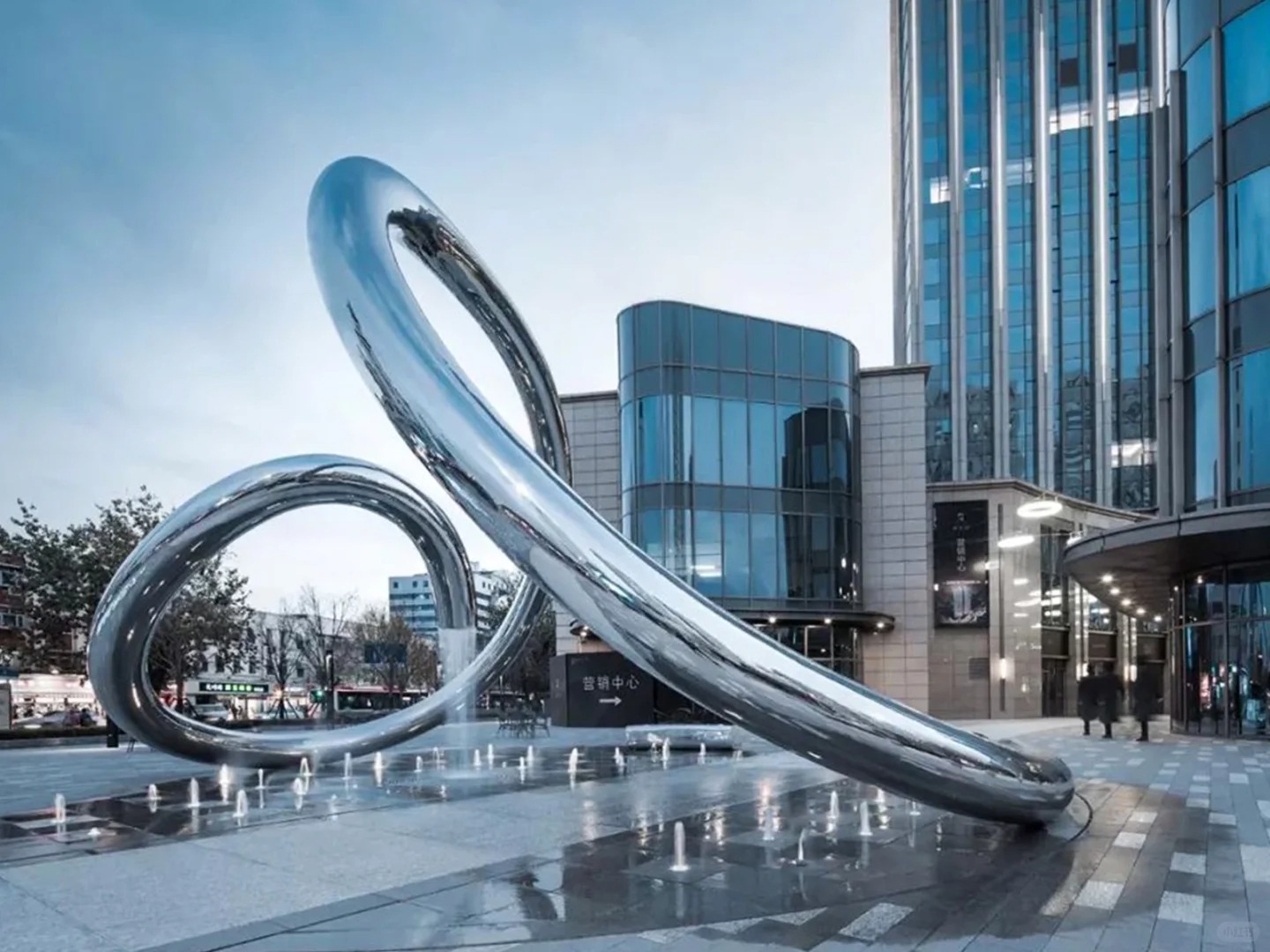 Outdoor Water Fountain Sculpture
