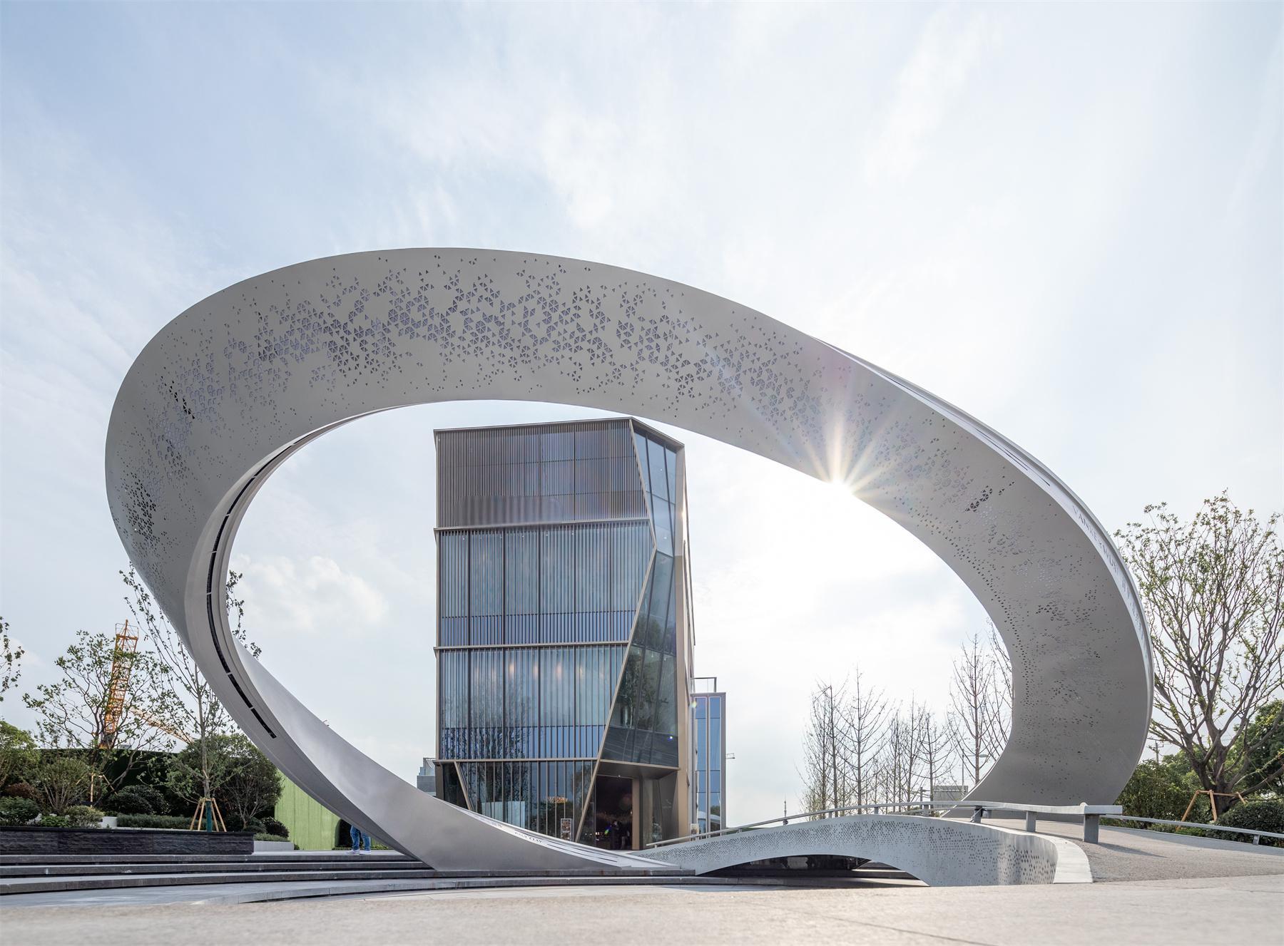 Creative Magic Ring Public Art Sculpture for Immersive Community