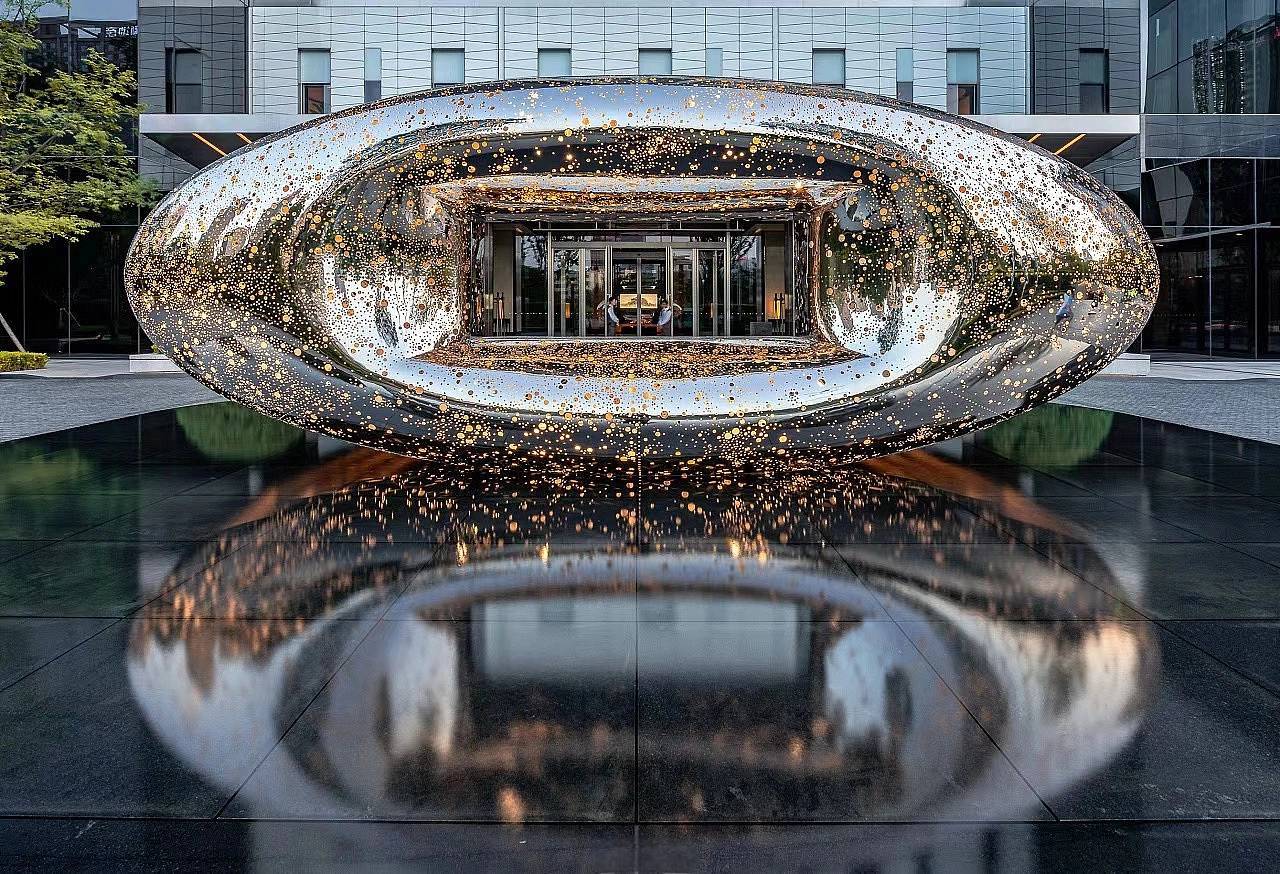 Modern Oval Perforated Stainless Steel Sculpture For Hotel