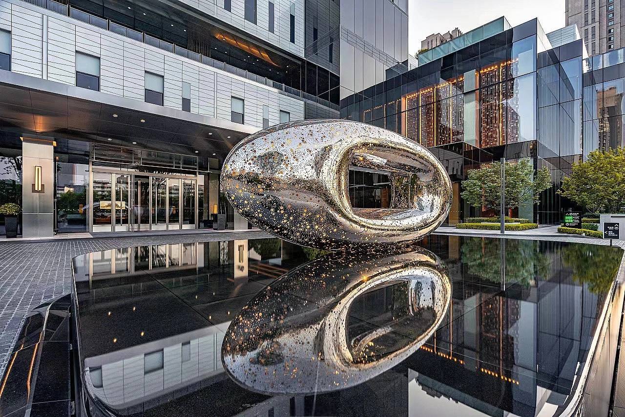 Modern Oval Perforated Stainless Steel Sculpture For Hotel