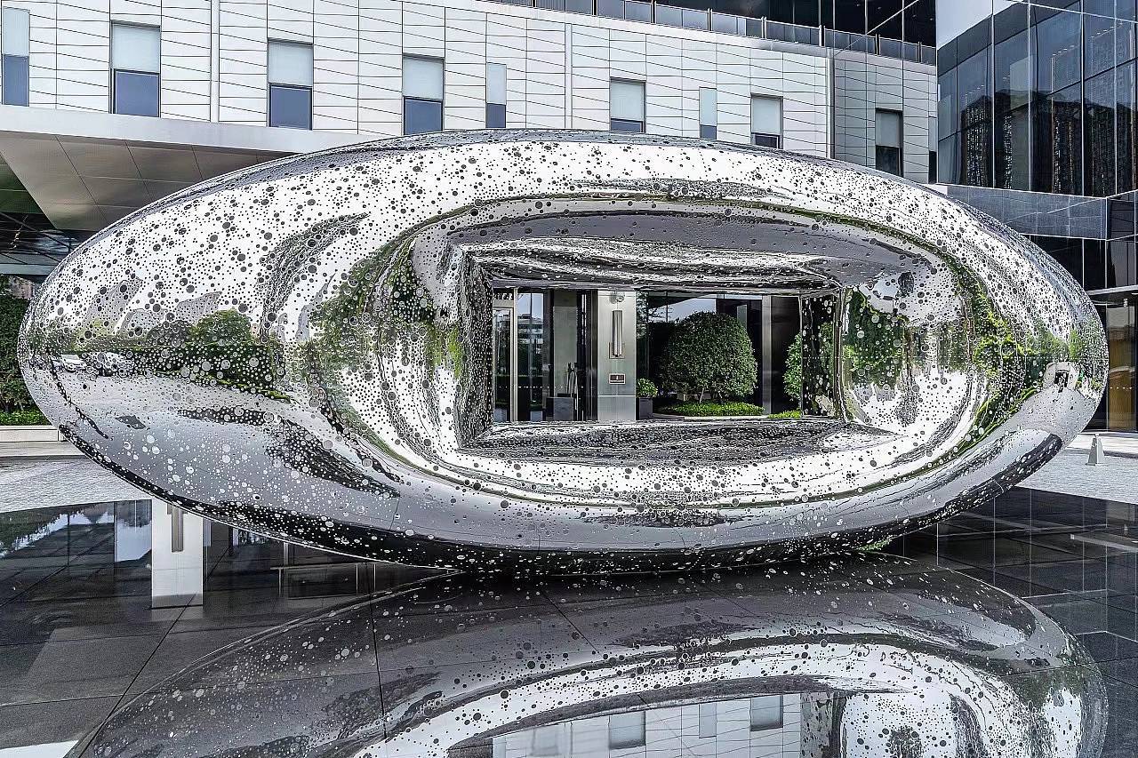 Modern Oval Perforated Stainless Steel Sculpture For Hotel