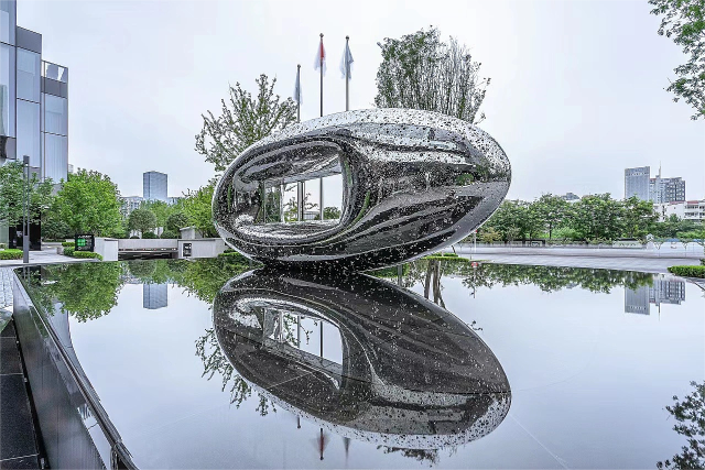 Modern Oval Perforated Stainless Steel Sculpture For Hotel
