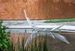 White Metal Feather Art Sculpture for Outdoor Park