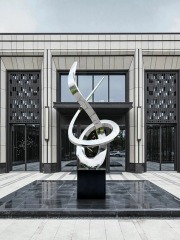Outdoor Mirror Polished Stainless Steel Abstract Sculpture