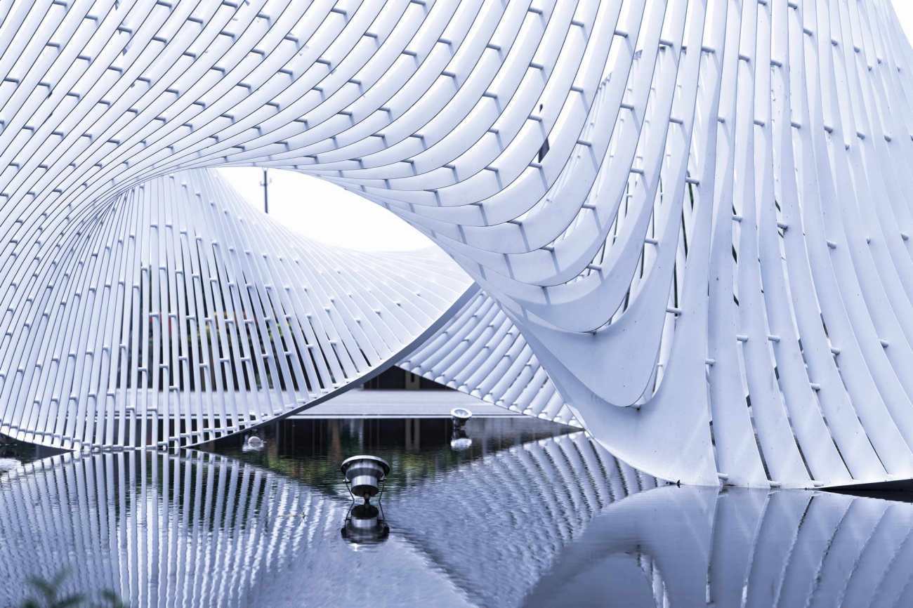 Large White Modern Metal Water Landscape Sculpture