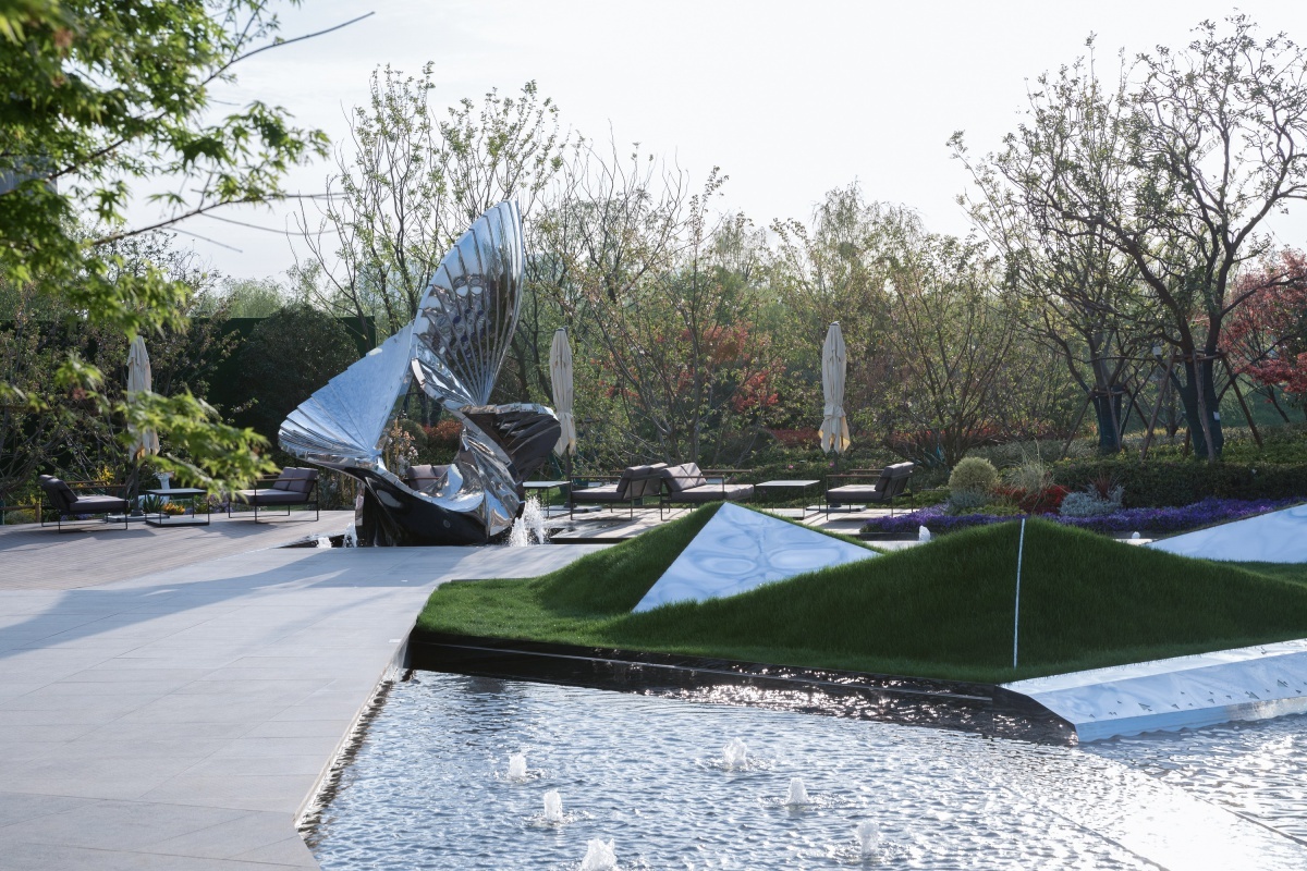 Modern Mirrored Landscape Art Sculpture