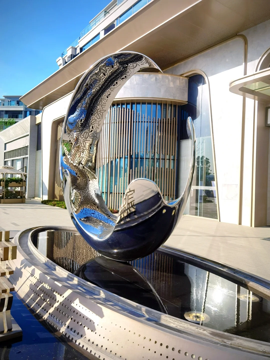 Outdoor Stainless Steel Water Feature Bright Moon Sculpture