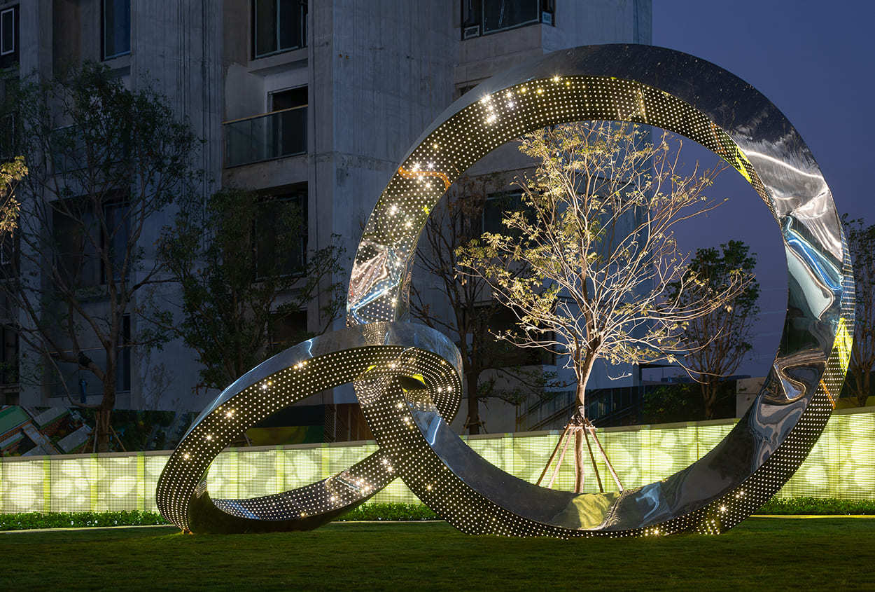 Large Metal Double Ring Sculpture for Outdoor